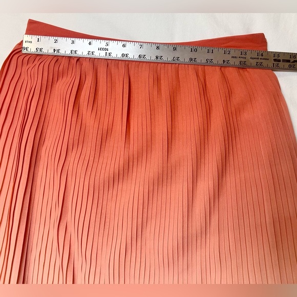 Halston Pleated Ombré Midi Skirt Coral Pink/Orange NWT Size Small - Picture 4 of 7